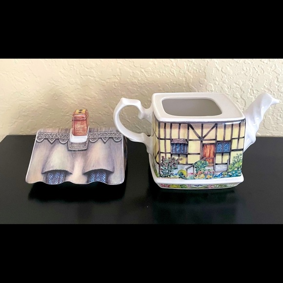 James Sandler Anne Hathway’s Cottage Teapot - Picture 3 of 4